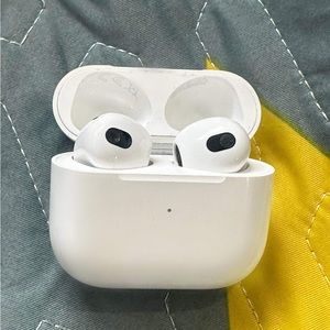 3nd generation airpod